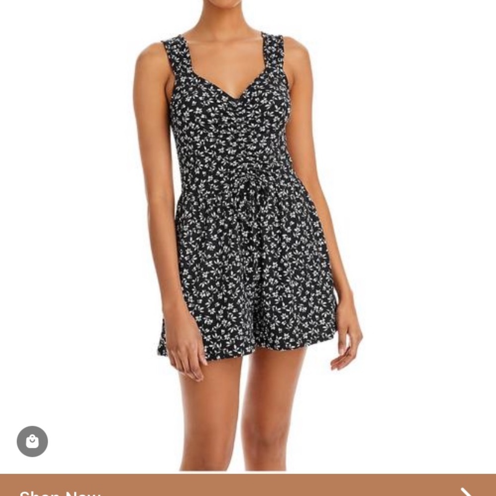 Black and white romper with pockets